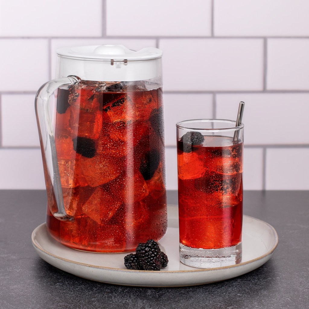 Refreshing Blackberry Hibiscus Iced Tea