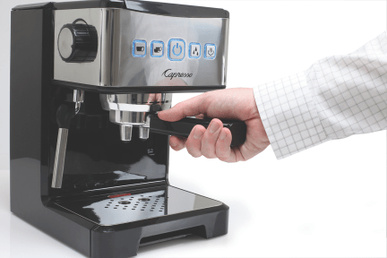 Hand on Portafilter HR